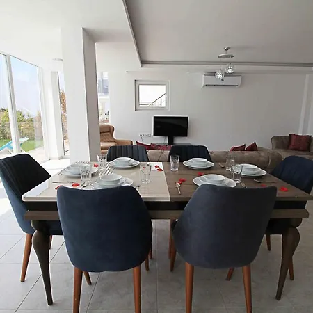 Solite Villa, Oezel Havuzlu, וילה פאטהיה